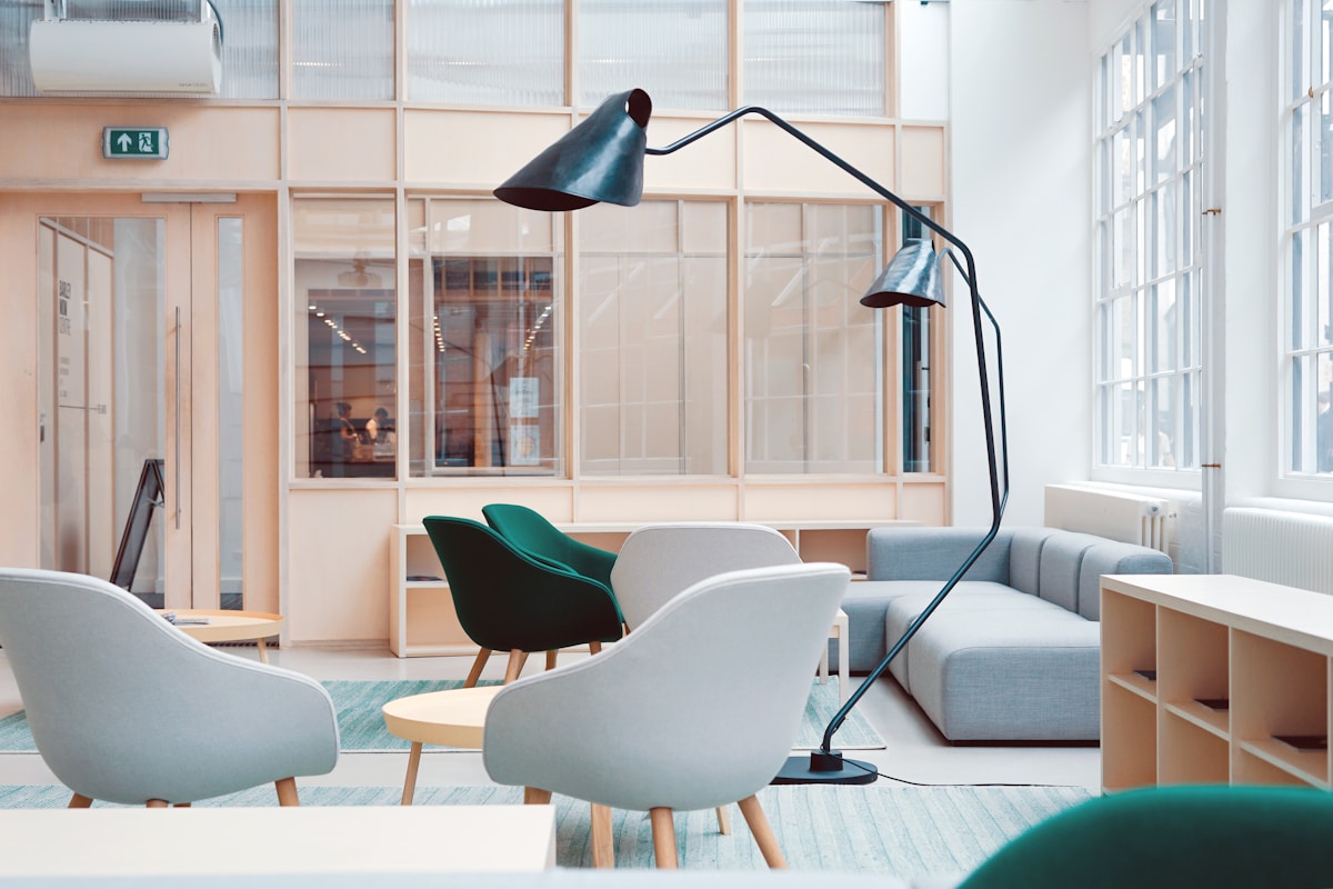 Contemporary office design Dubai workspace with ergonomic furniture